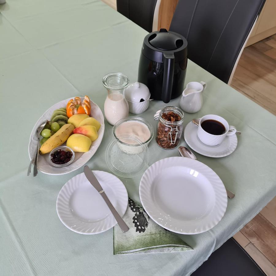 Gaestezimmer Treuen - Bed & Breakfast Exterior foto