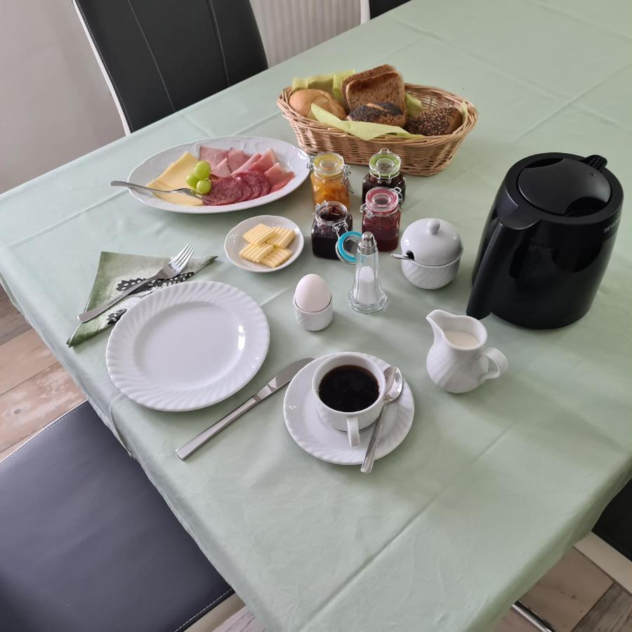 Gaestezimmer Treuen - Bed & Breakfast Exterior foto