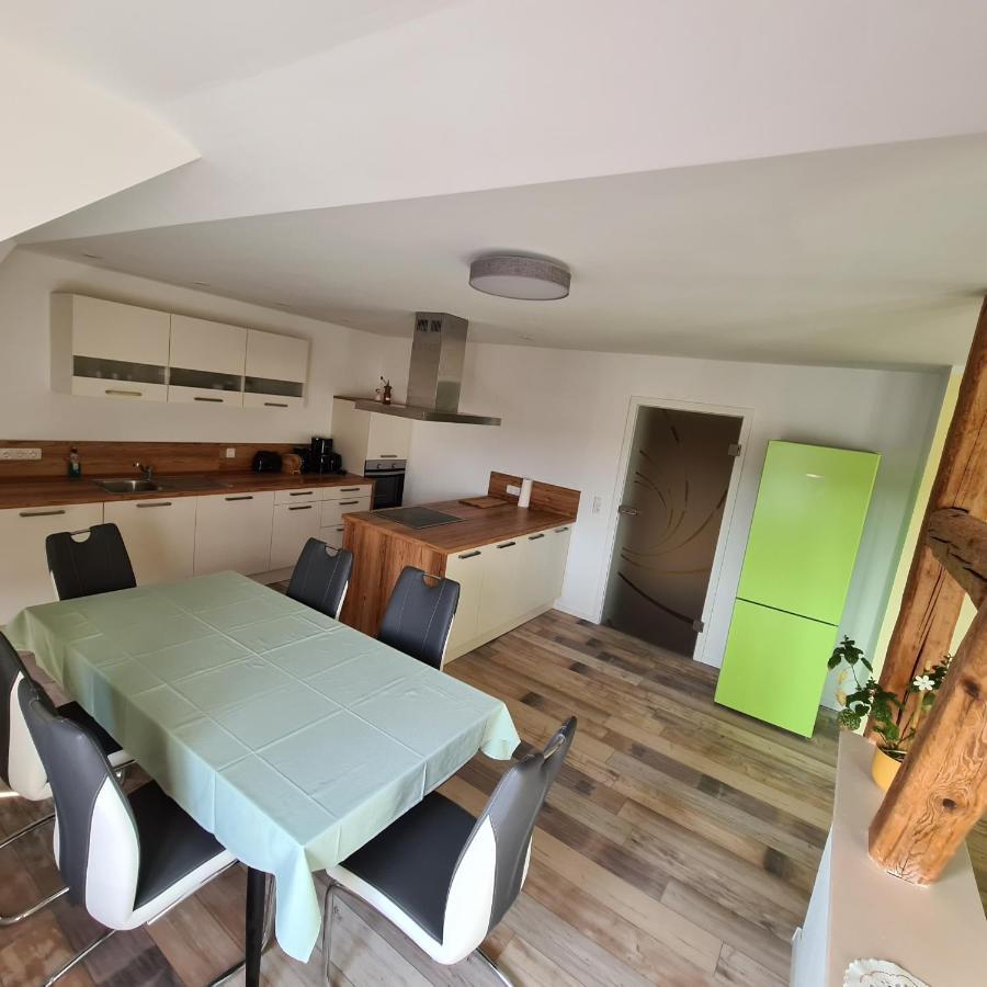 Gaestezimmer Treuen - Bed & Breakfast Exterior foto